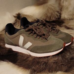 Veja Men's Khaki and White Sneakers